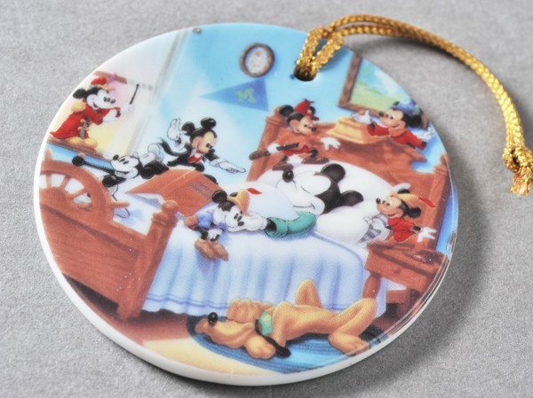 ●ミッキーマウス　陶器　オーナメント　thfough the years　ディズニー_画像2