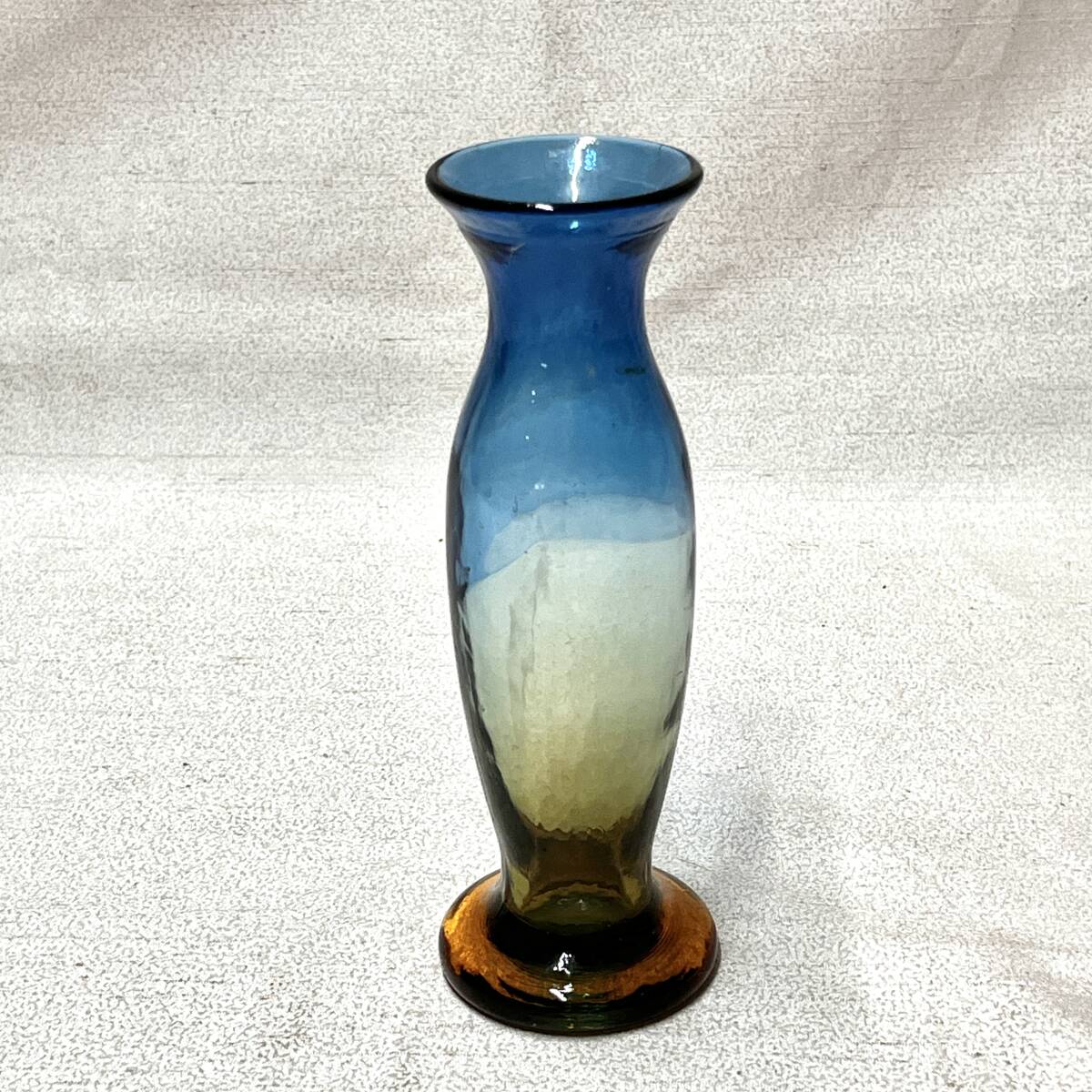ガラスの花器 花瓶 一輪挿し 三色 海色 アンバー花瓶（4249）の画像1