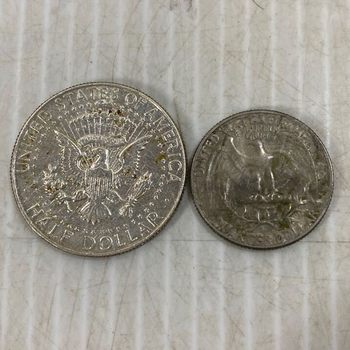 アメリカ 古銭 2枚 ハーフダラー クオーターダラー LIBERTY リバティ ケネディ コイン 外国銭 硬貨 1967 1965 アンティーク QUARTER DOLLARの画像2