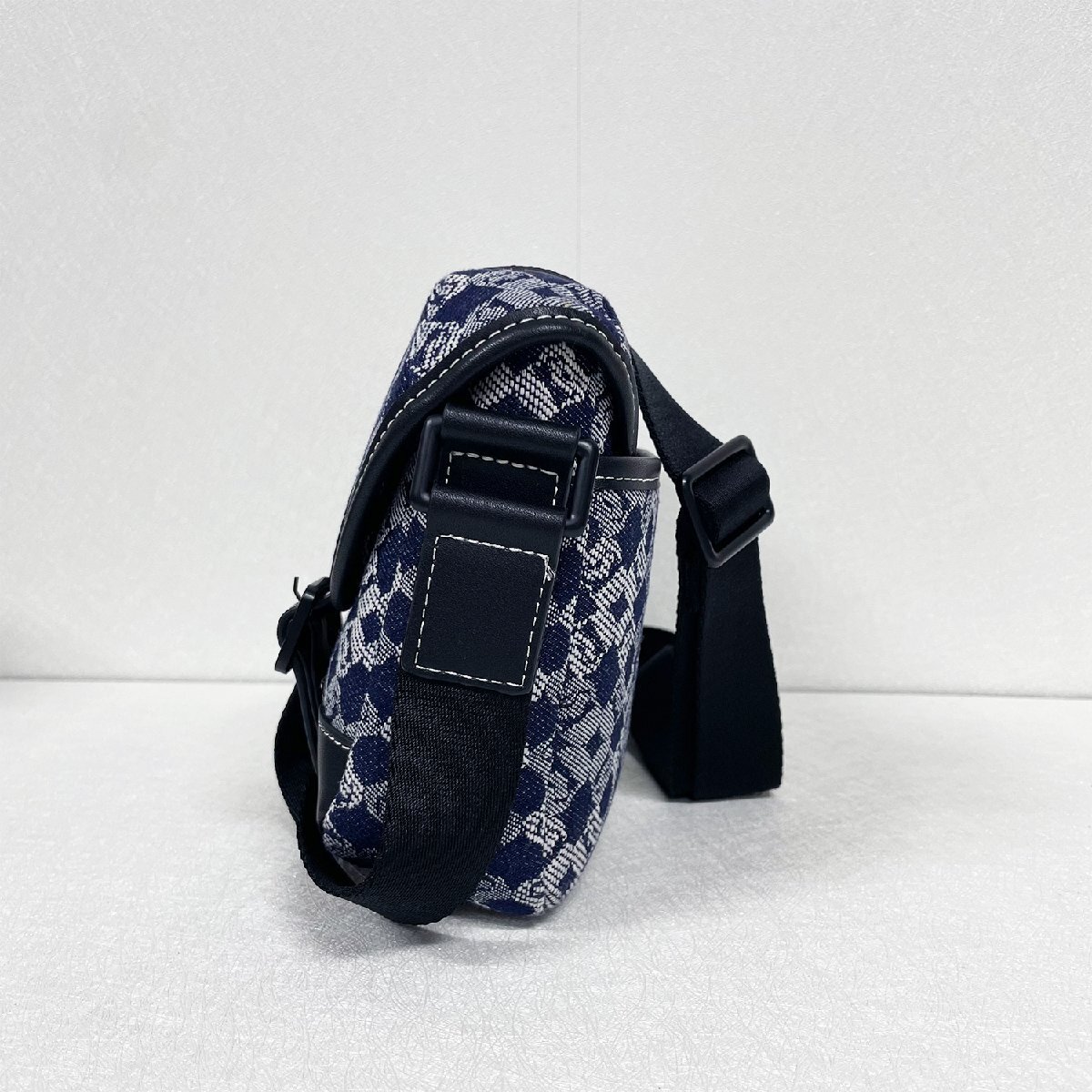  piece . Europe made * regular price 10 ten thousand * BVLGARY a departure *RISELIN shoulder bag on goods robust light weight Street total pattern diagonal .. shoulder .. Denim dressing up 