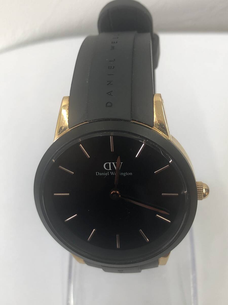 【20533】★美品★ダニエルウェリントン DanielWellington クオーツ腕時計 アイコニックモーション ブラック×ローズゴールド 10気圧防水 