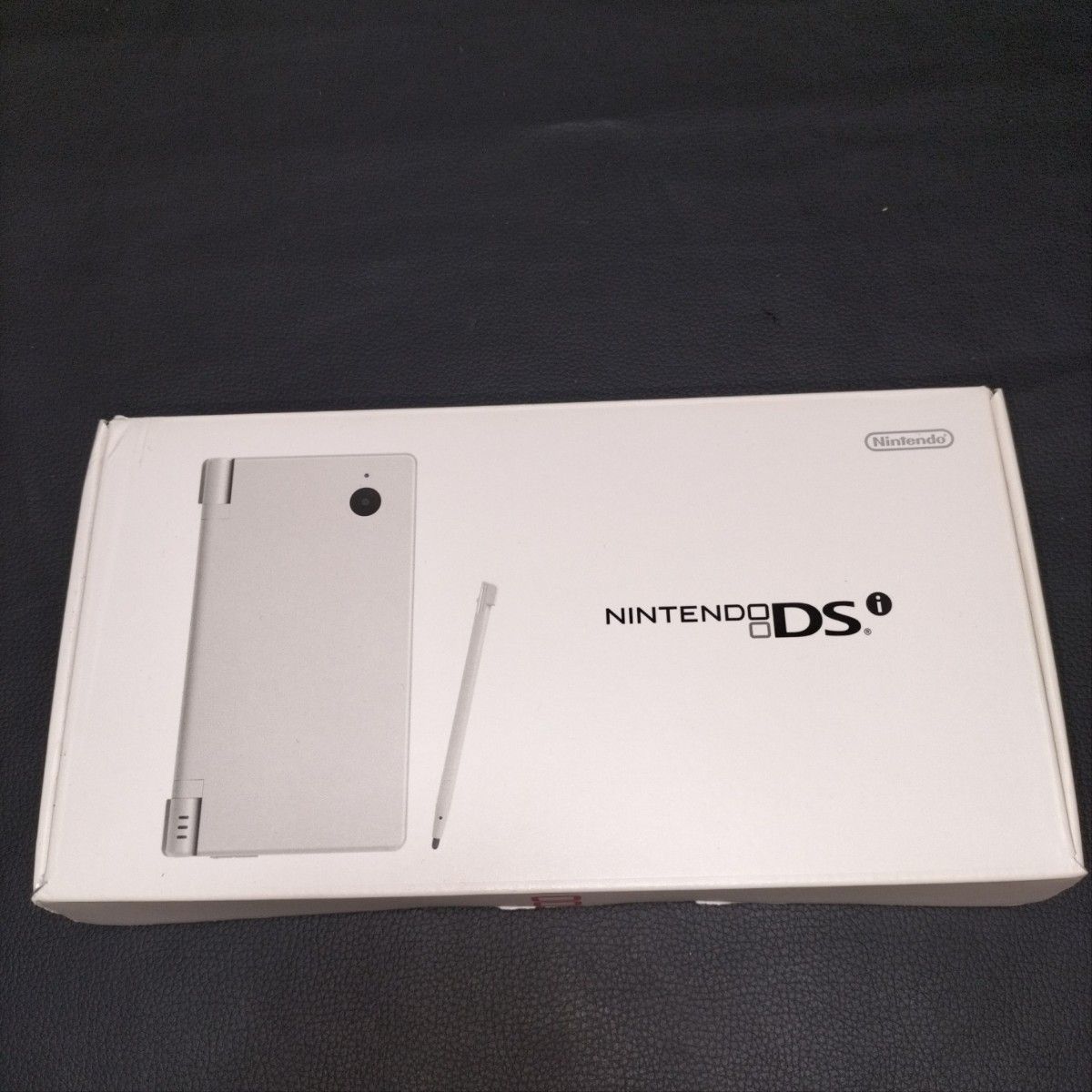 dsi 　ホワイト　 未使用　新品　付属品完備極めて美品3ds  2ds  ds