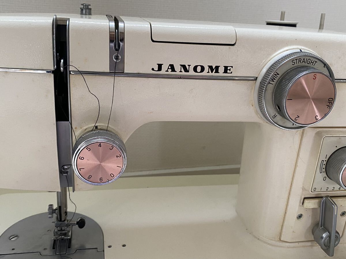 1円スタート JANOME ジャノメ ジャノメミシン フットペダル 裁縫 ミシン MODEL 802 本体 手工芸 カバー付き の画像2