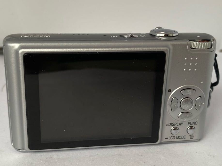 １円スタート Panasonic パナソニック コンパクトデジタルカメラ DMC-FX30 LUMIX ルミックス デジタルカメラ シルバー カバー付きの画像3