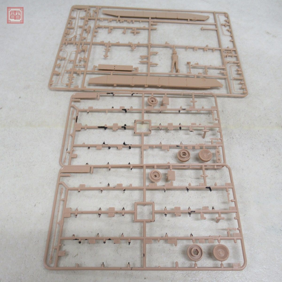 組立途中 タミヤ 1/35 M-1 エイブラムス戦車 3チャンネルリモコンタンク ITEM 30254 TAMIYA 現状品【20_画像8