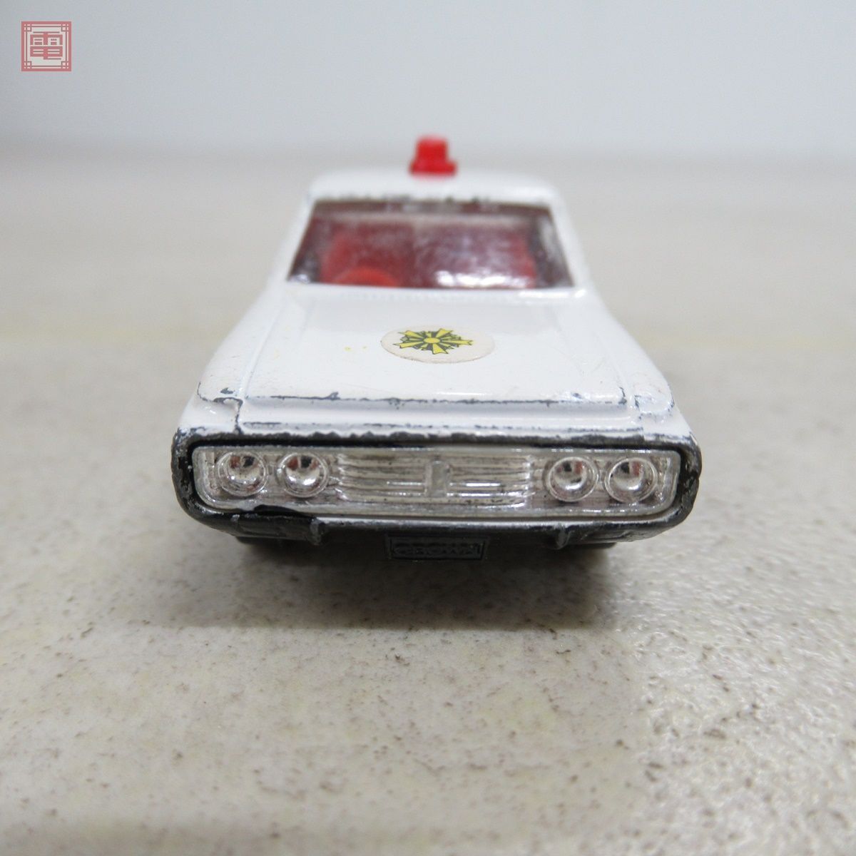 トミカ 日本製 No.4 トヨタ クラウン パトロールカー 旧ホイール TOMICA TOYOTA CROWN 車体のみ 現状品【10の画像3