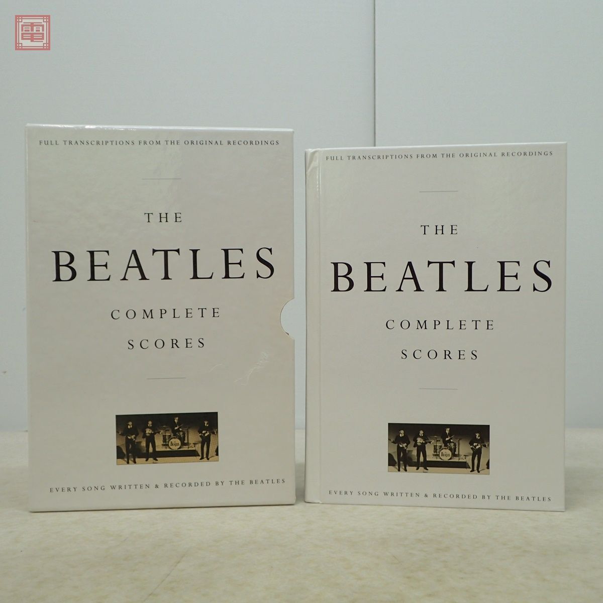 バンドスコア ビートルズ全曲集 THE BEATLES COMPLETE SCORES タブ譜付 楽譜 洋楽 洋書 函入【20_画像1