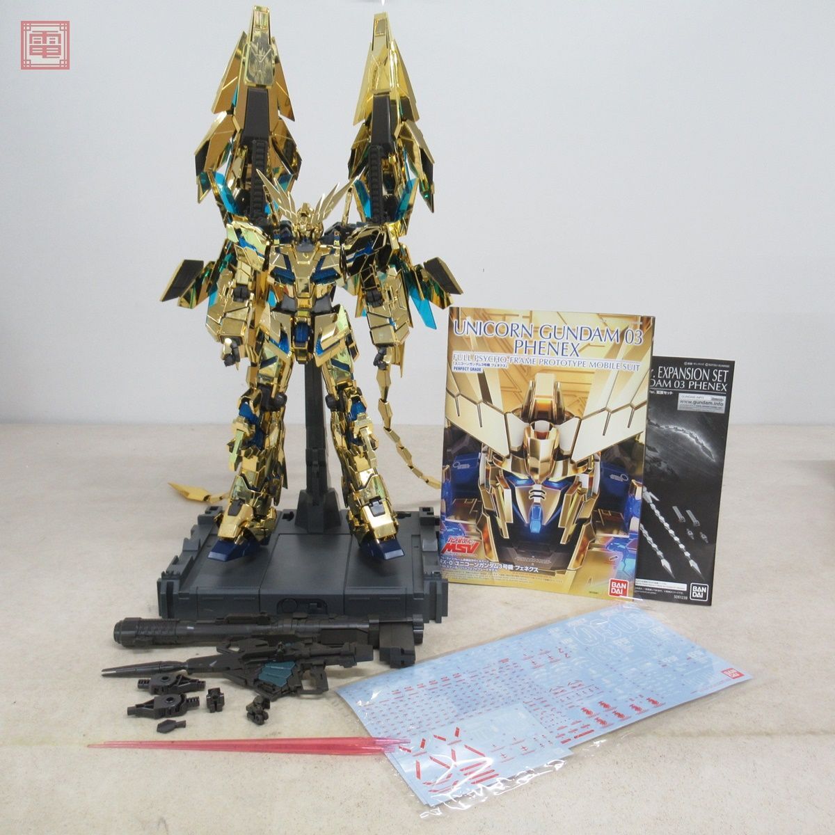Yahoo!オークション - 組立済 バンダイ PG 1/60 ユニコーン Yahoo!オークション - 組立済 バンダイ PG 1/60 ユニコーン