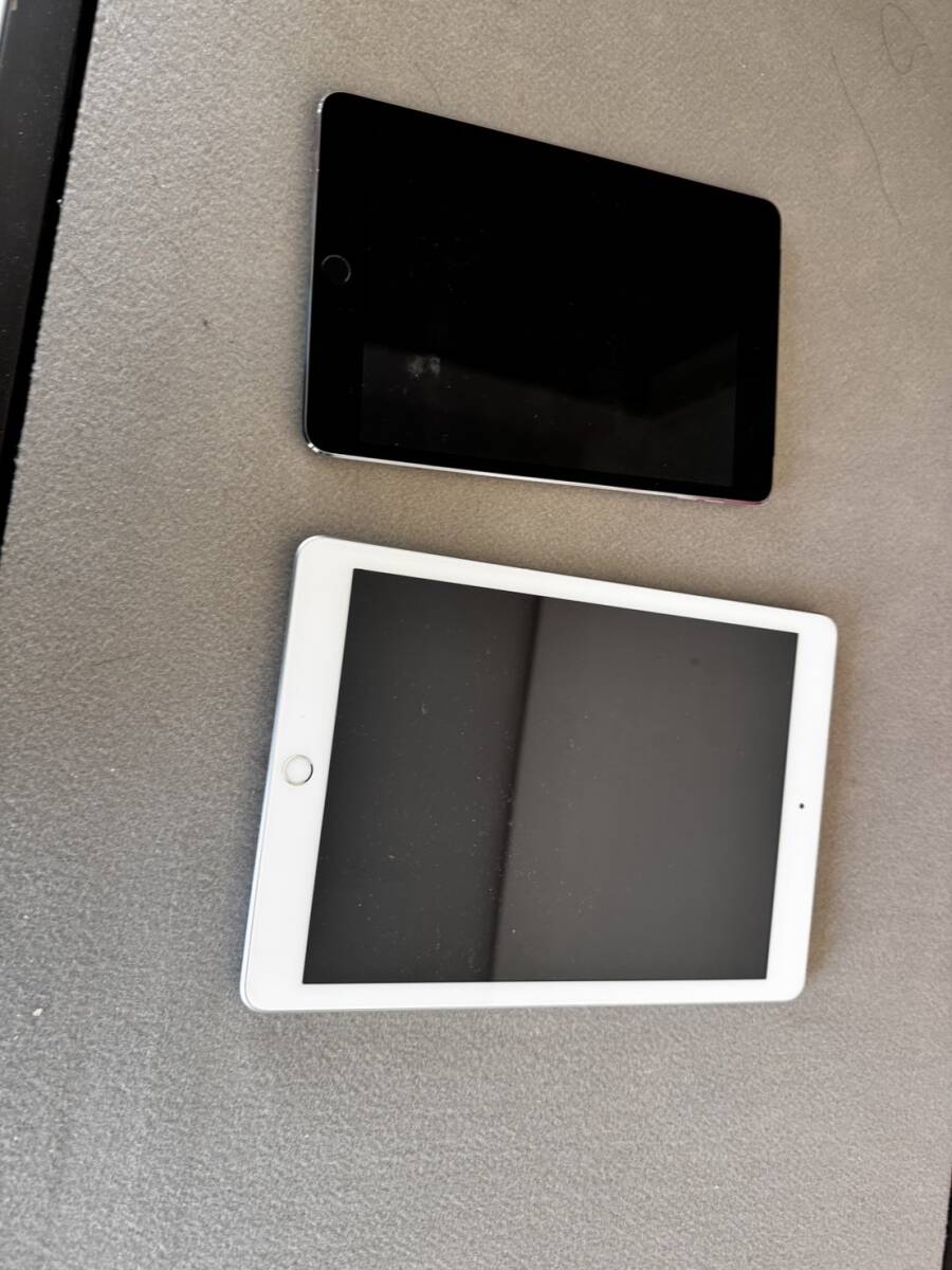 送料無料 Apple iPad mini4 A1550 A1823 ジャンク品 ロックあり SIM 部品取り 液晶 デジタイザー