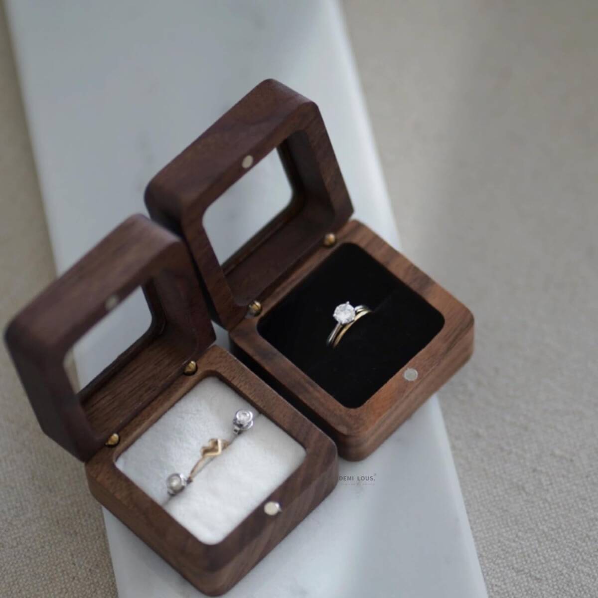 リングケース 木製 くるみ 1個用内張り黒 指輪ケース 婚約指輪 持ち運び リングボックス 高級素材 結婚お祝い プレセント ガラス