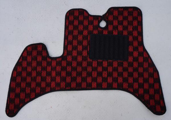 ダイハツ ミゼットII K100C用フロアマット 赤×黒 チェックの画像1