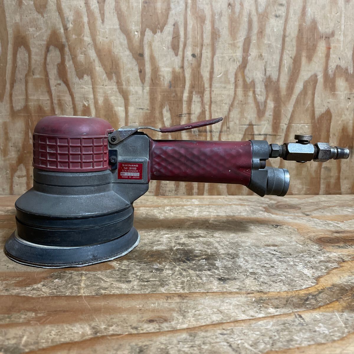 信濃機販 シナノ 125mm ダブルアクションサンダー SI-3118 吸塵 信濃機販 シナノ 125mm ダブルアクションサンダー SI-3118 吸塵