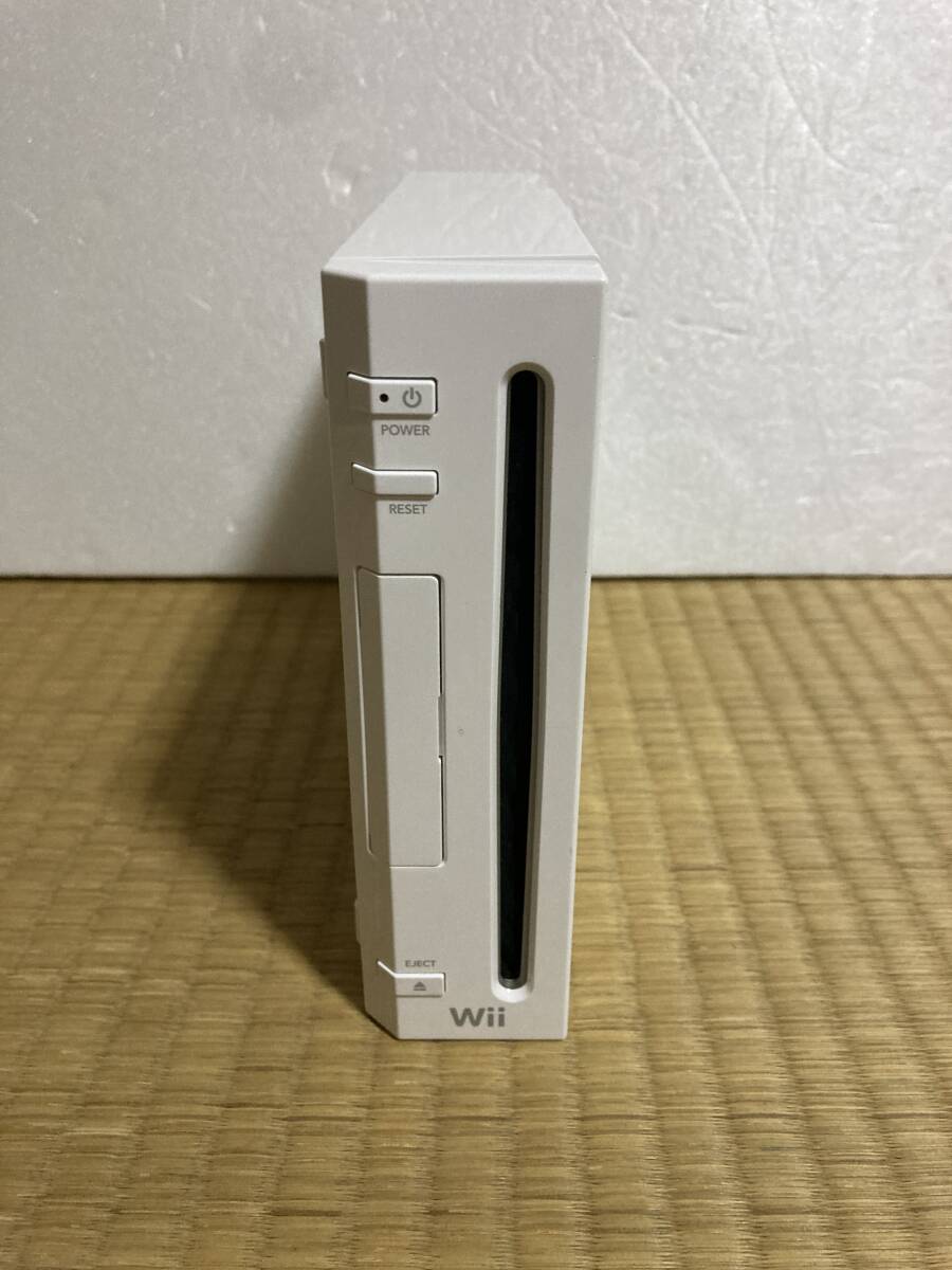 Wii 本体のみ 内蔵ソフト1本 みんなのポケモン牧場 プラチナ対応版 送料無料