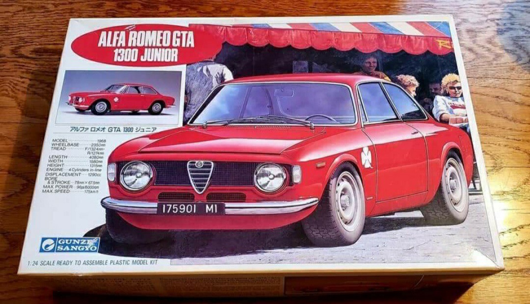  アルファロメオ GTA 1300 ジュニア １/24 グンゼ 完成品 素人素組 Alfa Romeo GTA1300 Juniorの画像9