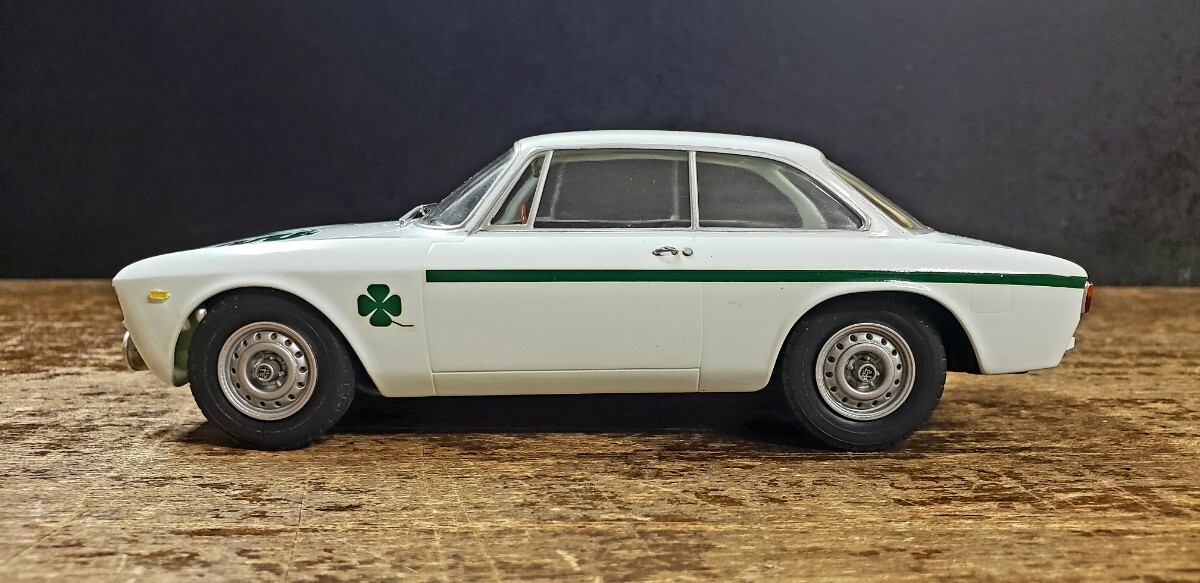  アルファロメオ GTA 1300 ジュニア １/24 グンゼ 完成品 素人素組 Alfa Romeo GTA1300 Juniorの画像6