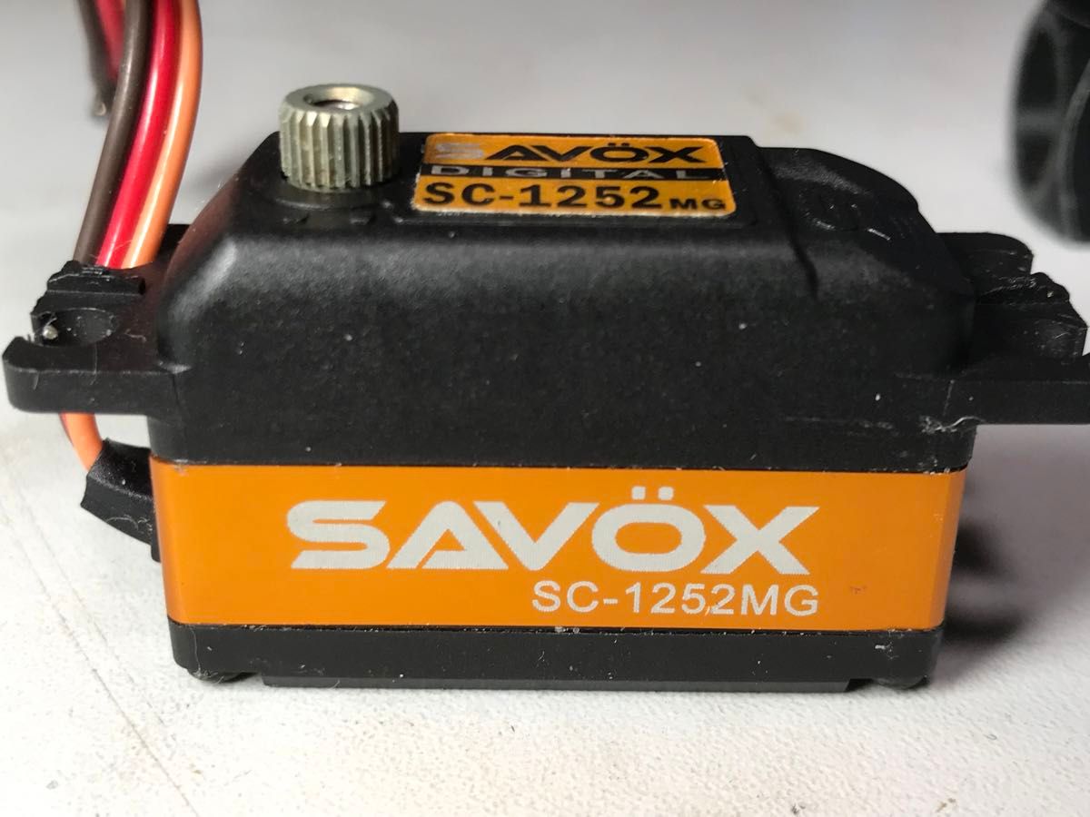 SAVOX  SC-1252MGサーボ　中古