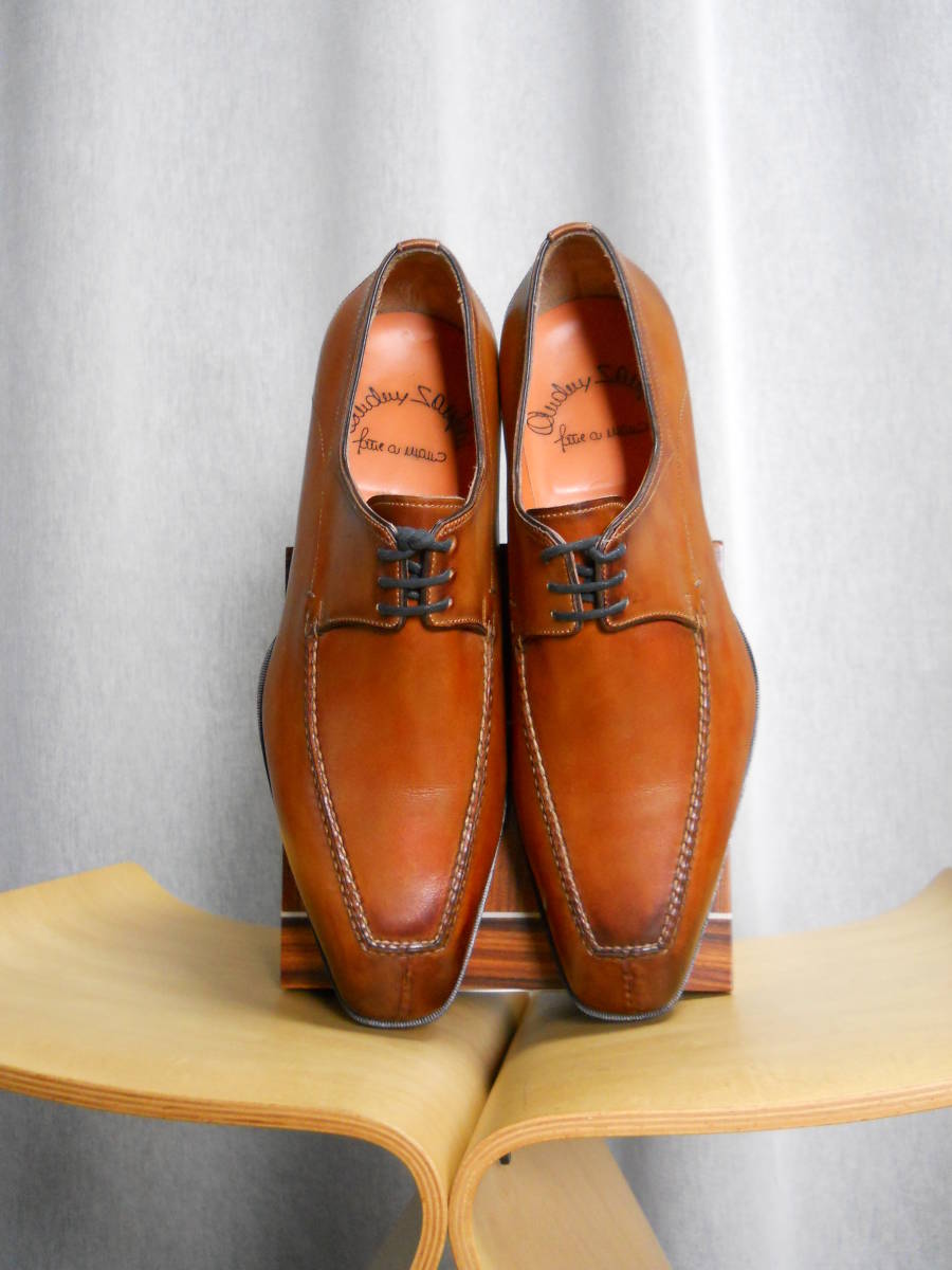 サントーニ レザーシューズ スキンステッチ入りUチップ 6 サントーニ レザーシューズ スキンステッチ入りUチップ 6