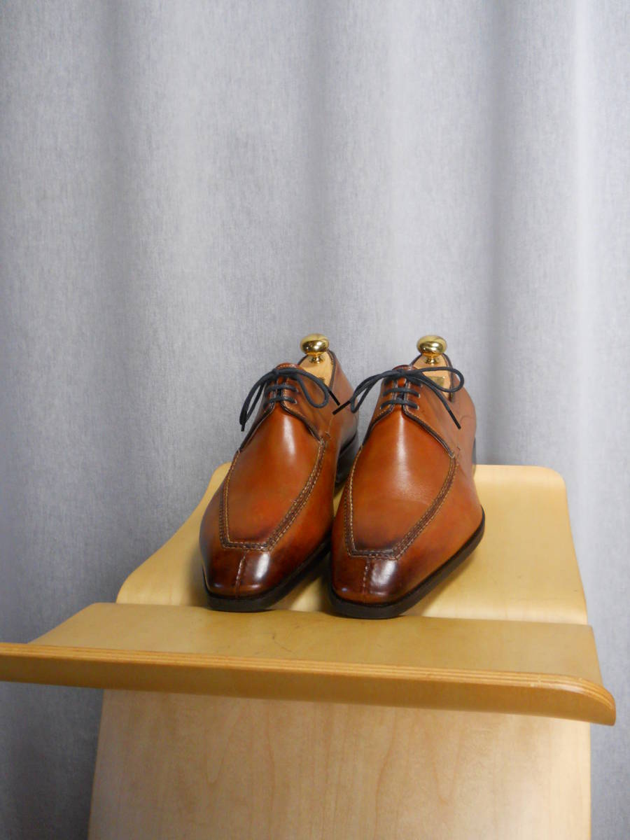 サントーニ レザーシューズ スキンステッチ入りUチップ 6 サントーニ レザーシューズ スキンステッチ入りUチップ 6