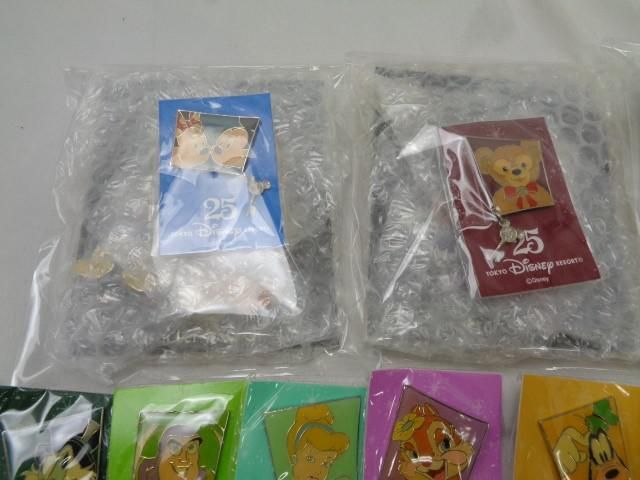 [ including in a package possible ] secondhand goods Disney Tinkerbell Marie Duffy other pin badge goods set 