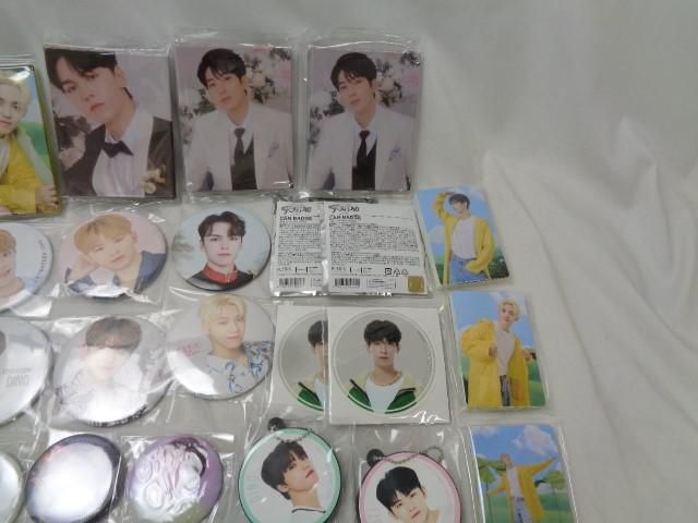 [ including in a package possible ] secondhand goods ..SEVENTEENmingyu Jun uji other can badge acrylic fiber key holder etc. goods set 