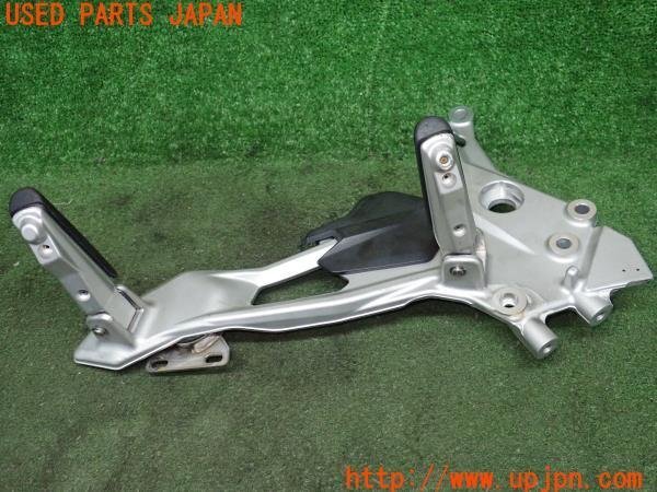 3UPJ=97220565]BMW F 900 R 2019y(K83)純正 右側 フットステップ タンデムステップ 46718404012 中古_画像4