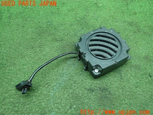 3UPJ=99690580]アウトランダーPHEV(GG2W)前期 ビークルアプローチングスピーカー 車両接近通報装置 中古_画像をご確認ください