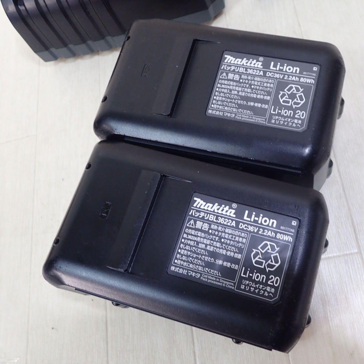 makita マキタ 充電池×2 BL3622A DC36V 2.2Ah ＆ 充電器 DC36WA セットの画像3