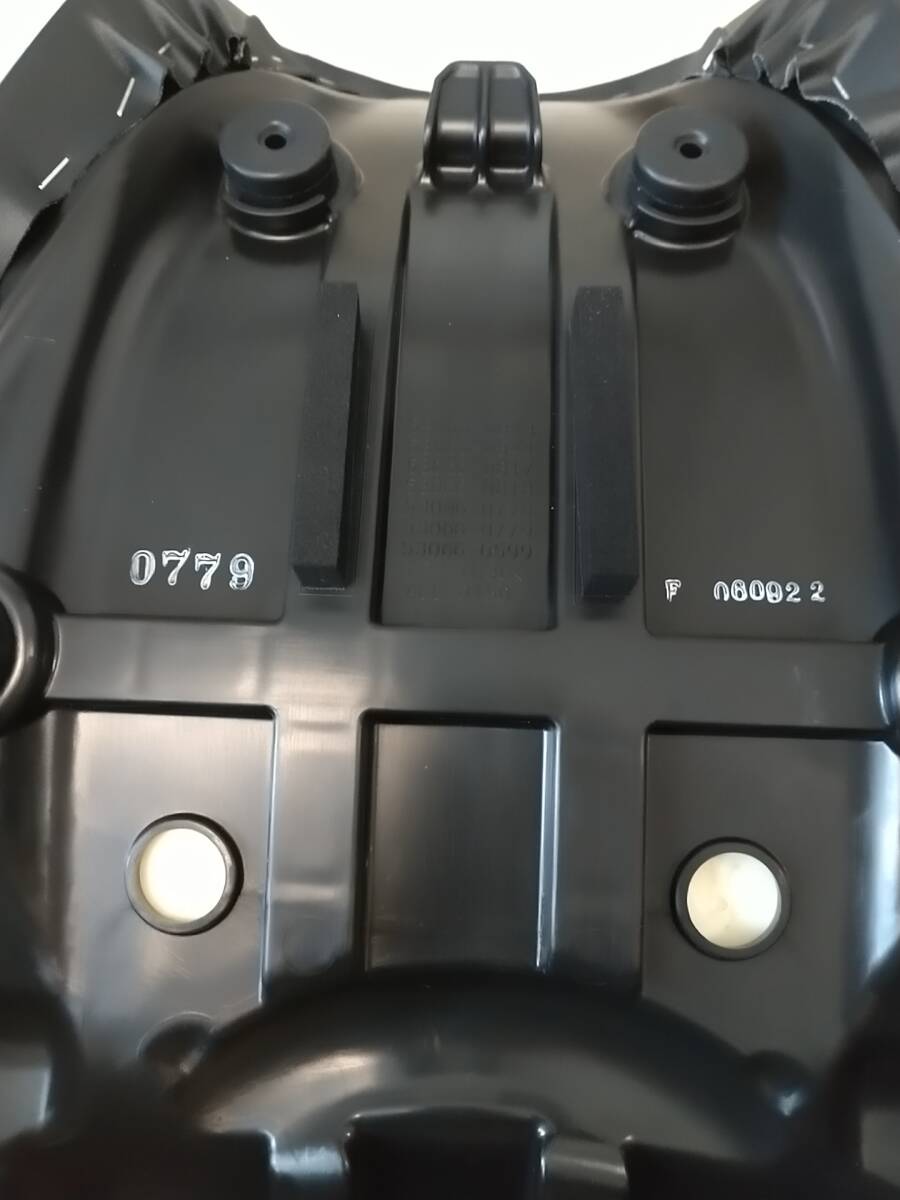 カワサキ Z900RS（2018年モデル～）用 純正ハイシートの画像8