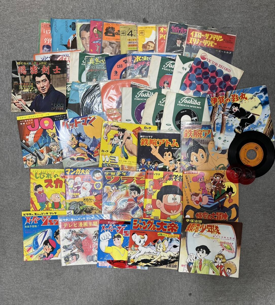 【SYC-3648】1円スタート レコードなど おまとめ ビートルズ 鉄腕アトム おそ松くん バットマンなど アニメ 詳細写真参照 動作未確認 中古の画像1