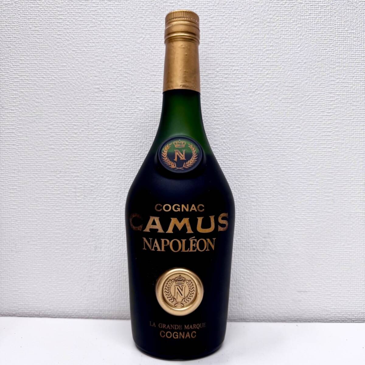 【EB-6480】1円～ CAMUS COGNAC NAPOLEON カミュ コニャック ナポレオン 700ｍｌ 40％ ブランデー 箱付 未開栓 中古 保管品 状態写真参照_画像2