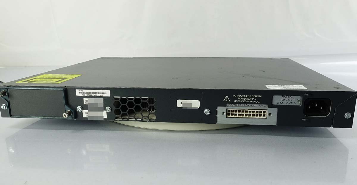 初期化済 Cisco Catalyst Series 2960-S PoE+ WS-C2960S-24PS-L V02 イーサネット スイッチ シスコ ラック S041011_画像2
