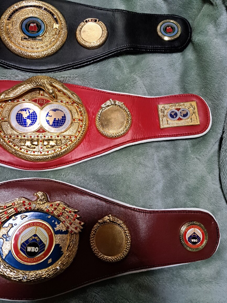 レプリカ ボクシング ミニ チャンピオンベルト IBO WBO IBF ジャンク扱い 4点＋おまけ2点 計6点 WBA WBC 海外品 井上尚弥 の画像4