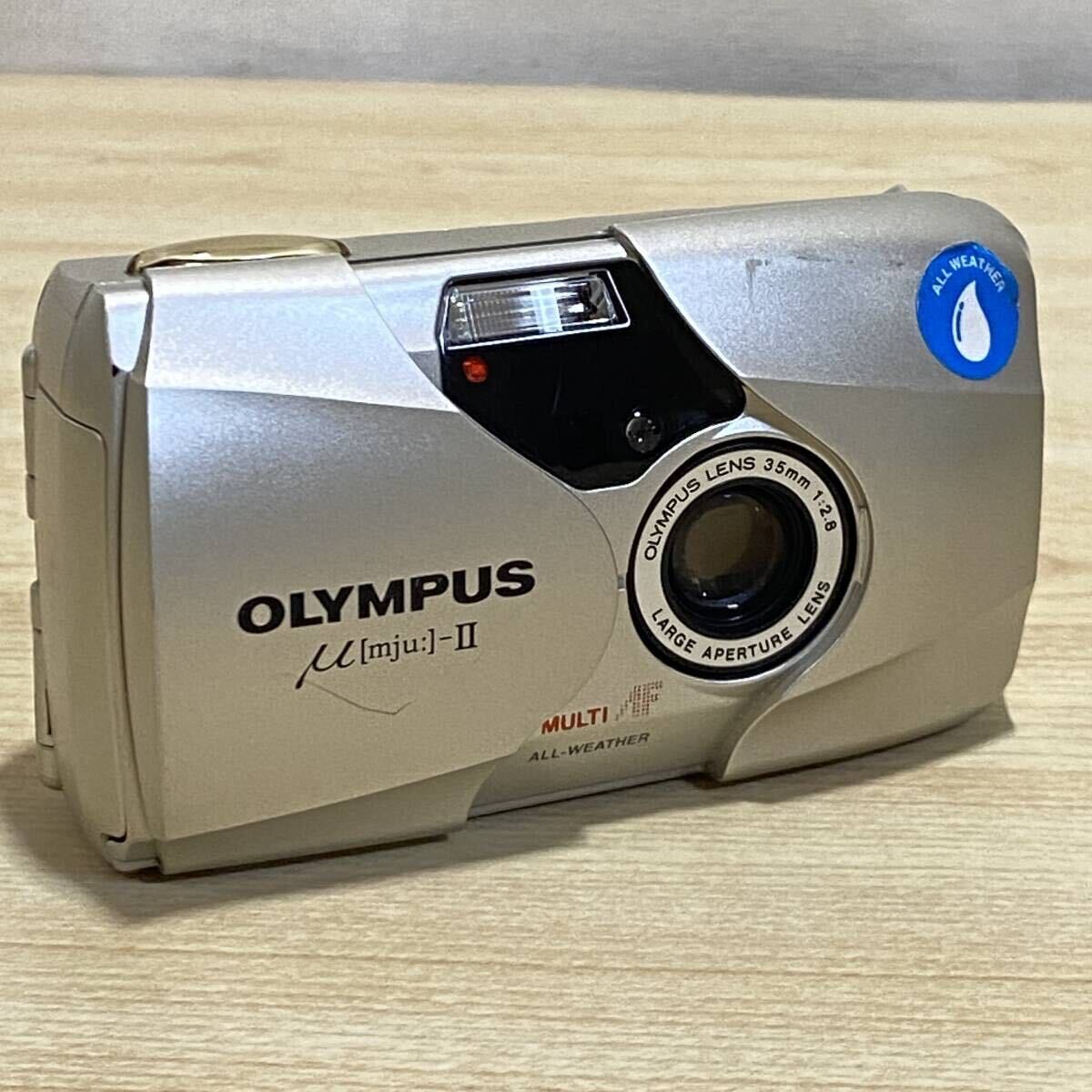 BD04 【カメラ】 OLYMPUS オリンパス μ[mju:] II ミュー 2 ミューツー シルバー フィルム コンパクトカメラ リモコン付き ジャンクの画像1