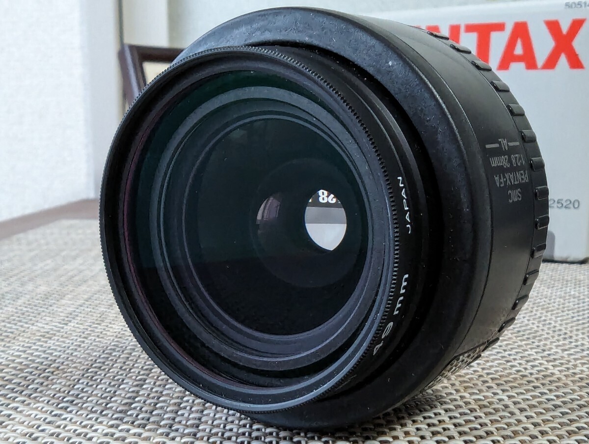 中古ペンタックス PENTAX smc PENTAX-FA 28mm F2.8 ★前後キャップ・MCフィルター・ケース・レンズフード付★の画像3