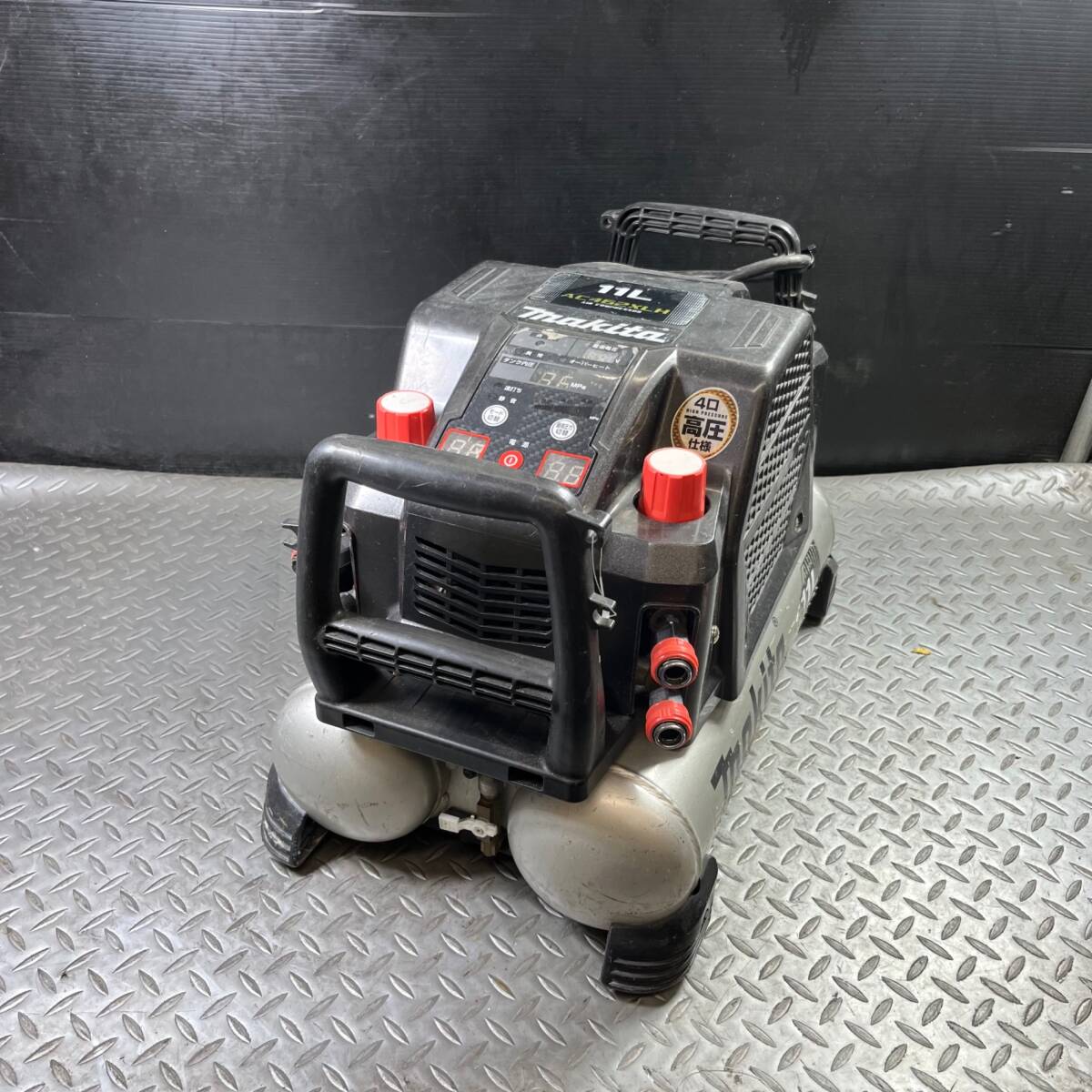 【中古品】★マキタ(makita) 高圧専用エアコンプレッサー AC462XLHB 4口 建築 エア工具 100V 50Hz/60Hz 【格安出品♪】の画像1