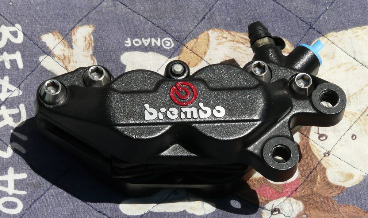  rare?!brembo Brembo 4POT front caliper black body 40mm stainless steel bolt attaching GPZ CB ZRX GP GSX