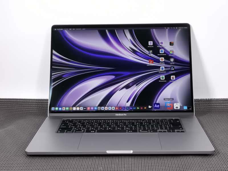 超スペック2019年! Apple MacBook Pro【 超速SSD4TB 】Core i9-9980H 2.30GHz/メモリ32GB/ Wi-Fi / ダブルOS / Officeの画像1