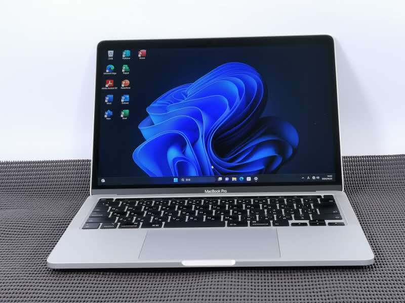 □ 超スペック2020年! アップル MacBook Pro【 超速SSD1TB 】Core i7-1068NG7 2.30GHz/ メモリ32GB / Wi-Fi / ダブルOS / Office □