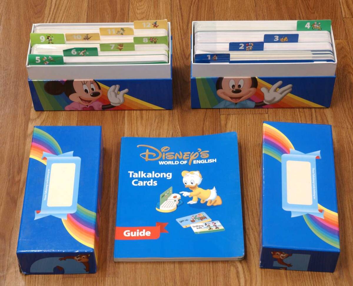 DWE ディズニー Disney's WORLD OF ENGLISH FIRST STEPSセット Let's Play！木製収納箱 未開封多数_画像3