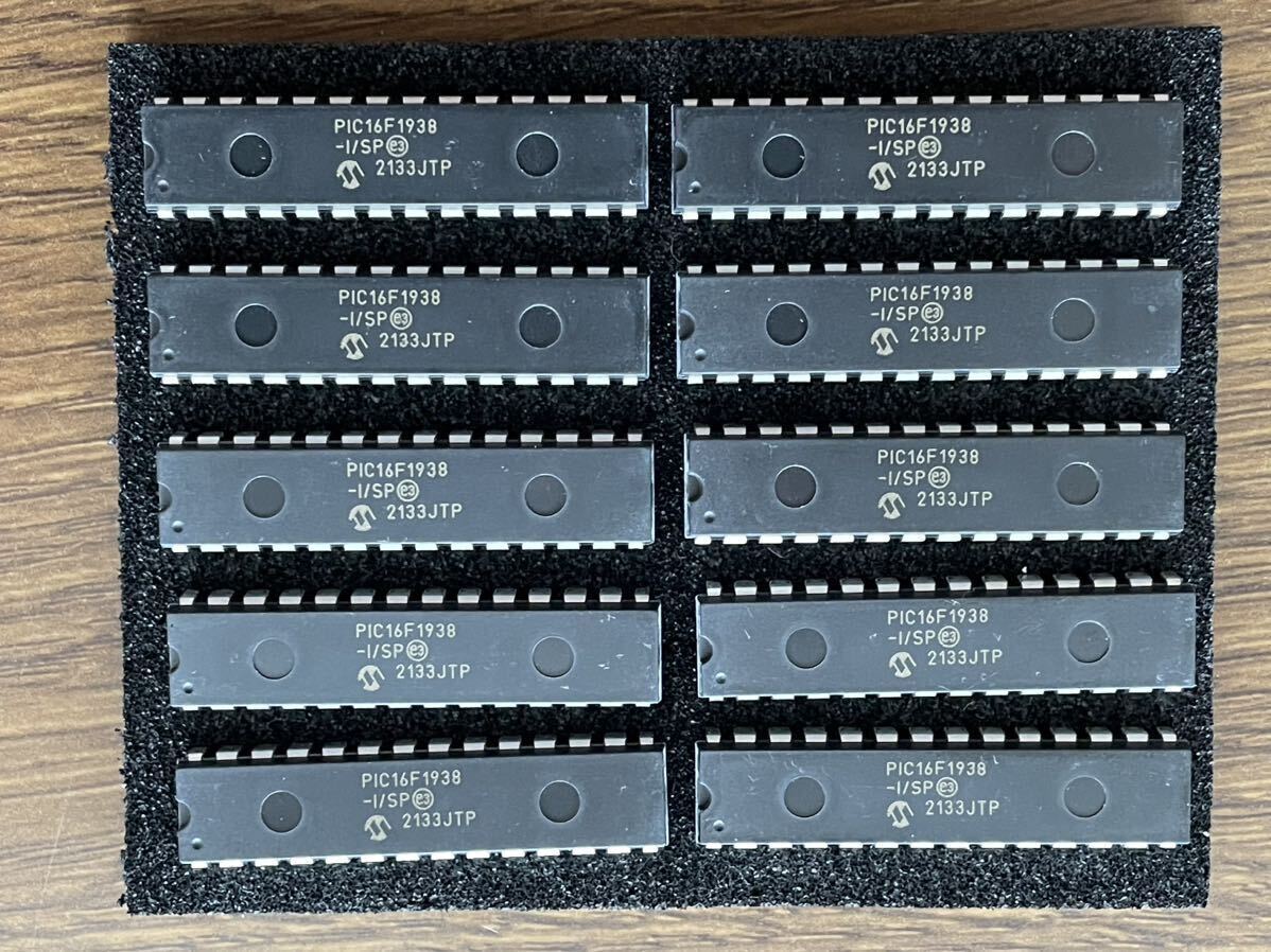 PICマイコン PIC16F1938-I/SP 10個セットの画像1