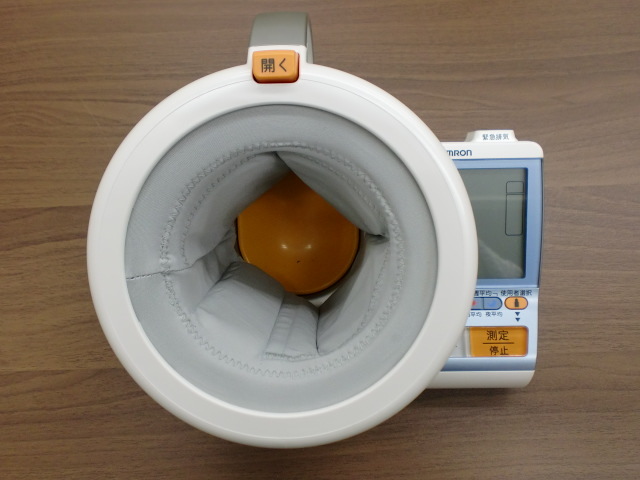 ◆◇オムロン デジタル自動血圧計 HEM-8101-JE3 上腕式 スポットアーム◇◆の画像2