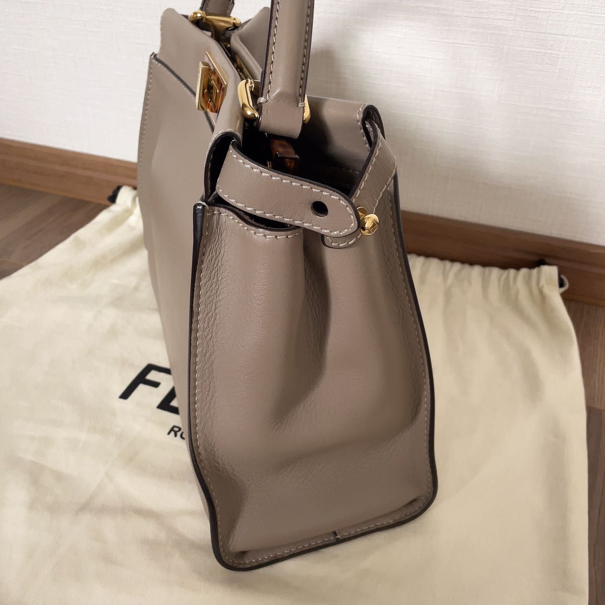 最終値下げ 【極美品】フェンディ ピーカブー ミディアム べっ甲 最終値下げ 【極美品】フェンディ ピーカブー ミディアム べっ甲