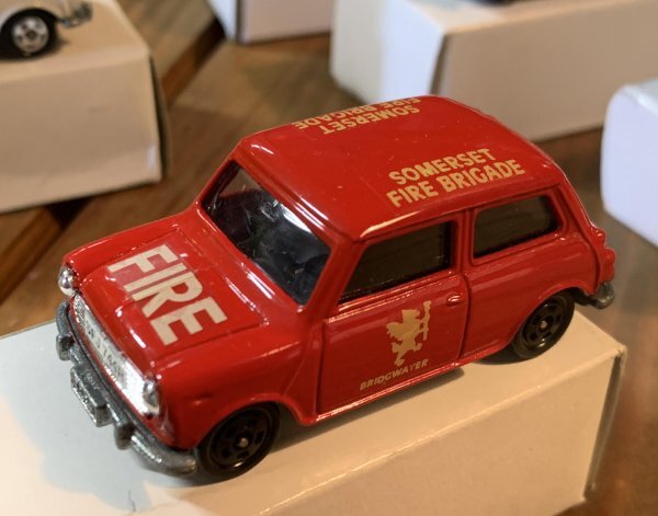 ミニクーパー mini cooper TRAFFIC  FIRE  赤/赤の画像1