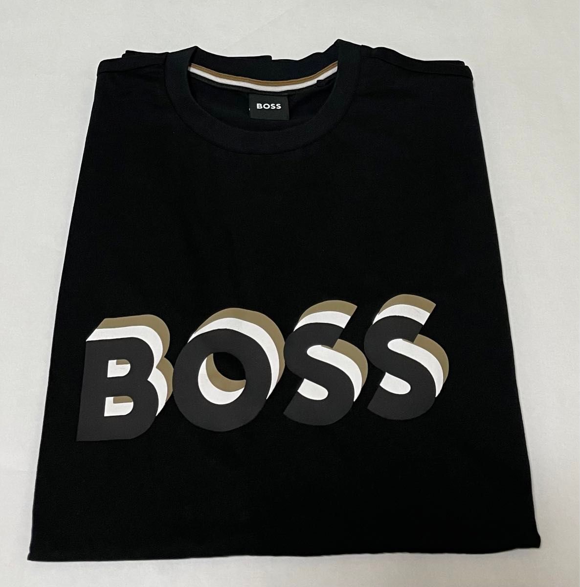 HUGO BOSS 未使用　メンズ　tシャツ XL (定価¥19,800)