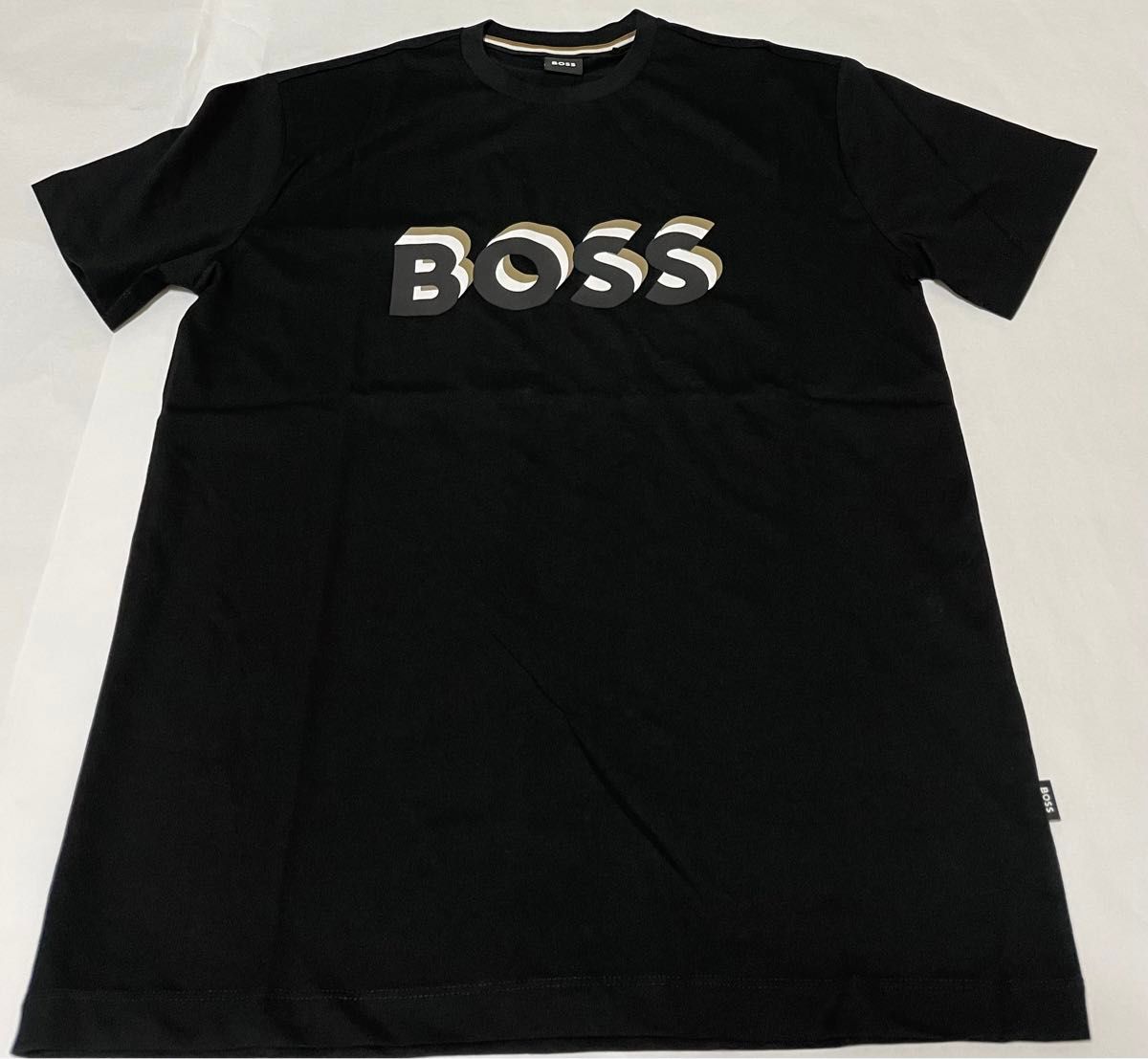 HUGO BOSS 未使用　メンズ　tシャツ XL (定価¥19,800)