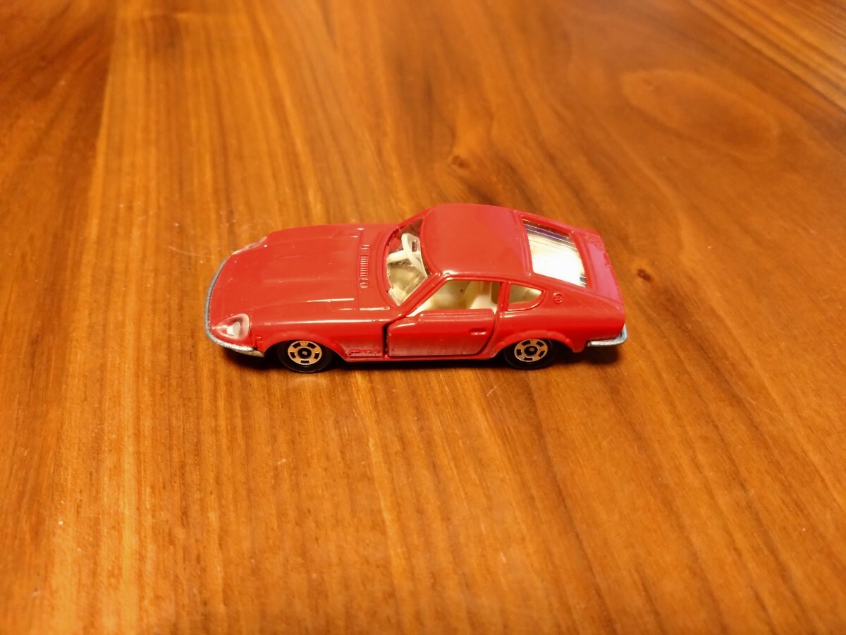 トミカ ニッサン フェアレディZ 240ZG 朱赤 ギフト トミカのまちパーキングセット ばらし 日本製の画像2