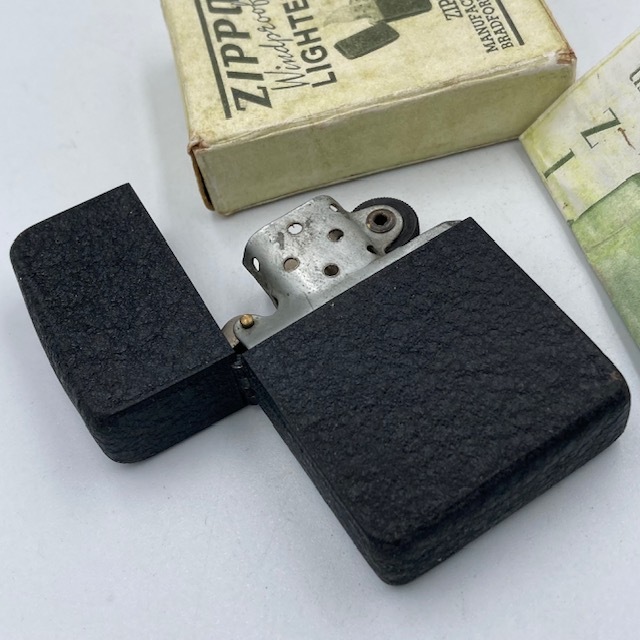 [ほぼ未使用] ジッポー ZIPPO ライター 1942年 ブラッククラックル 箱 インストラクション レアな4バレル_画像1