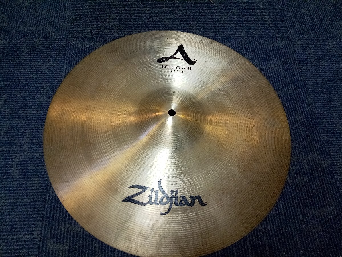 ６．Zildjian ジルジャン A Zildjian 18 inch Rock Crash 割れあり中古品の画像1