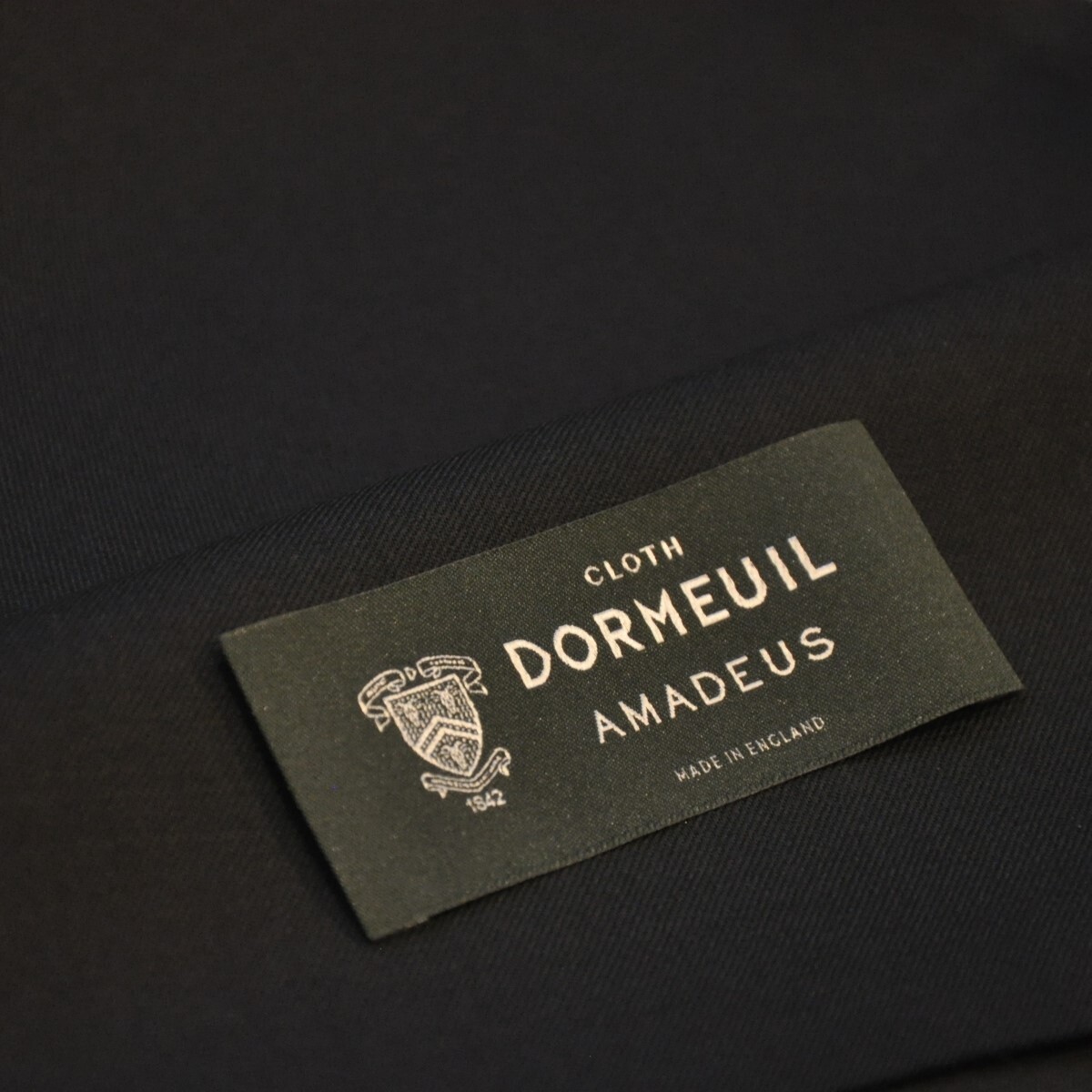 ■DORMEUIL　ドーメル　「AMADEUS-アマデウス」　黒　ブラック　無地　3.3m　スーツ生地■_画像1