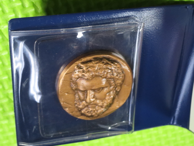 モスクワオリンピック記念公式記念メダル・ar（日本選手団強化・派遣に協賛・証紙貼 ケース入）の画像1